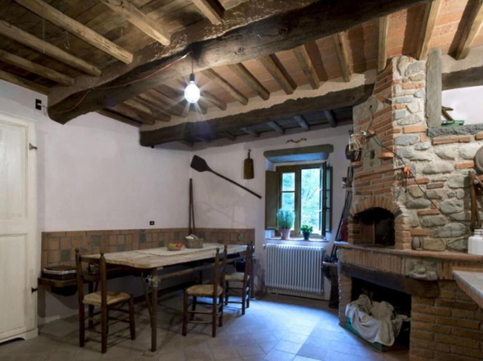 Dining 4, Charming Mill by Pescia River w/ Garden, Pistoia
