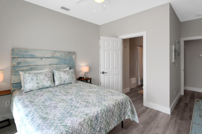 Room 3, Beach Fantasies A, Bay