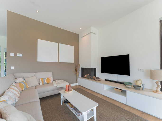 Others 2, Luxury Water Villa in Harderwold With Jetty, Zeewolde