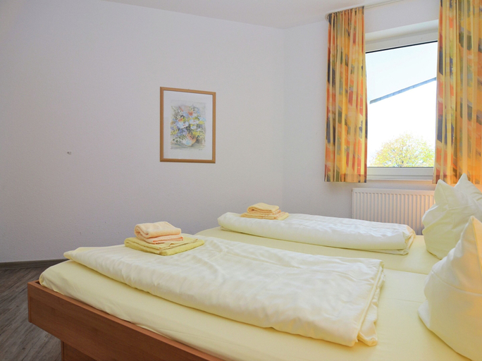 Bedroom 2, Modernes Apartment in Willingen mit Balkon, Waldeck-Frankenberg