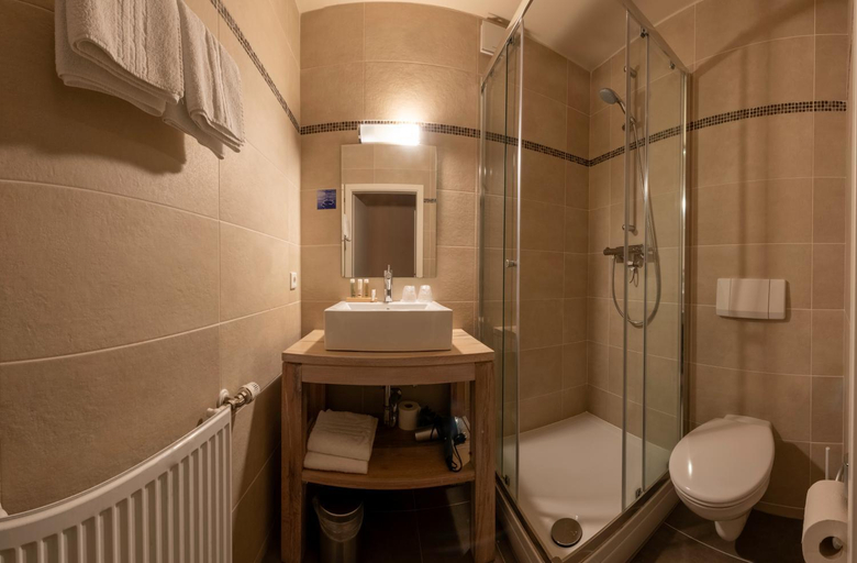 Bathroom 5, Landhotel Flora & Fauna, Hochsauerlandkreis