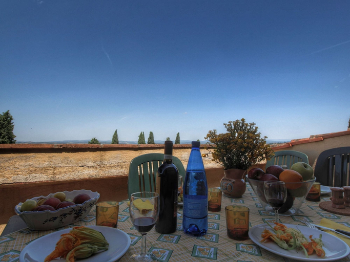 Food & Drinks, Spacious Tuscan Farmhouse, Siena
