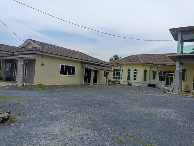 Exterior 8