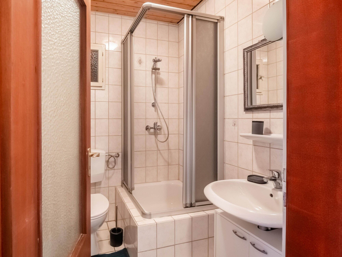 Bathroom 5, Holiday Home for Groups in Kinheim, Bernkastel-Wittlich