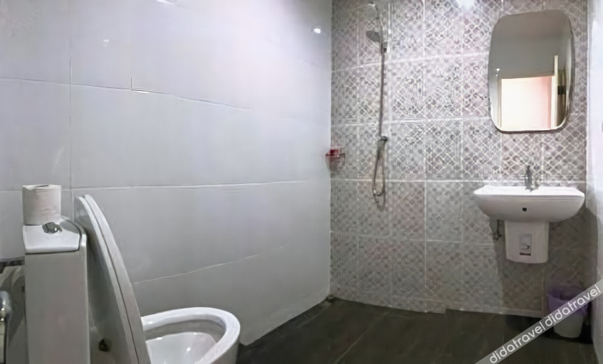 Bathroom, PP Grand Kamala Hotel, Phuket Island