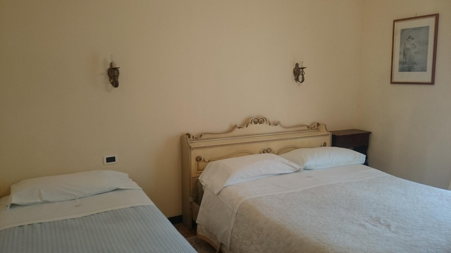 Bedroom 12