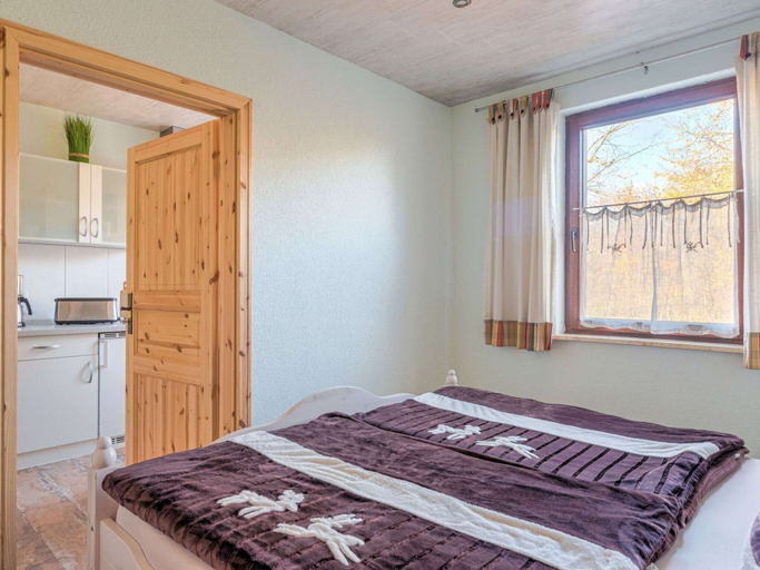 Bedroom 3, Spacious Apartment near Lake in Guntersberge, Harz