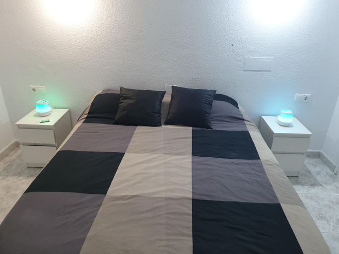Bedroom 4, Apartamento Palmeras Familiar Cerca de la Playa no1, Málaga
