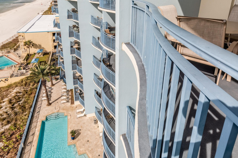 Exterior & Views 2, Sterling Breeze 802, Bay