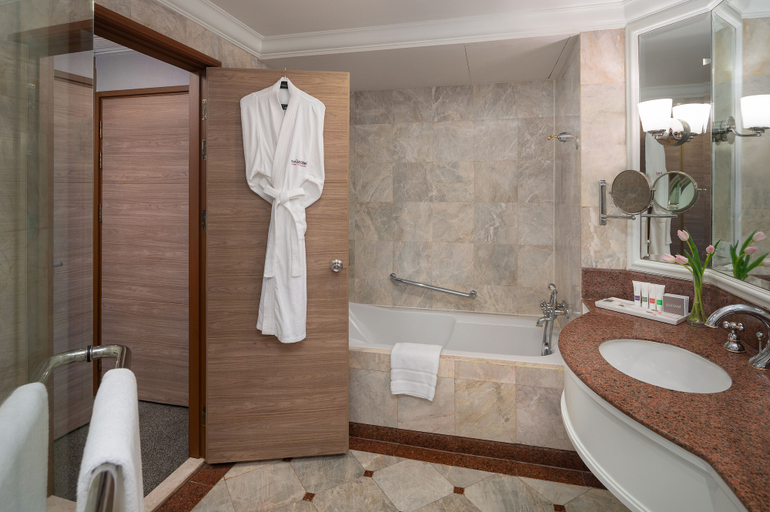 Bathroom 4, Jubilee Prestige Hotel Ratchadapisek, Huai Kwang