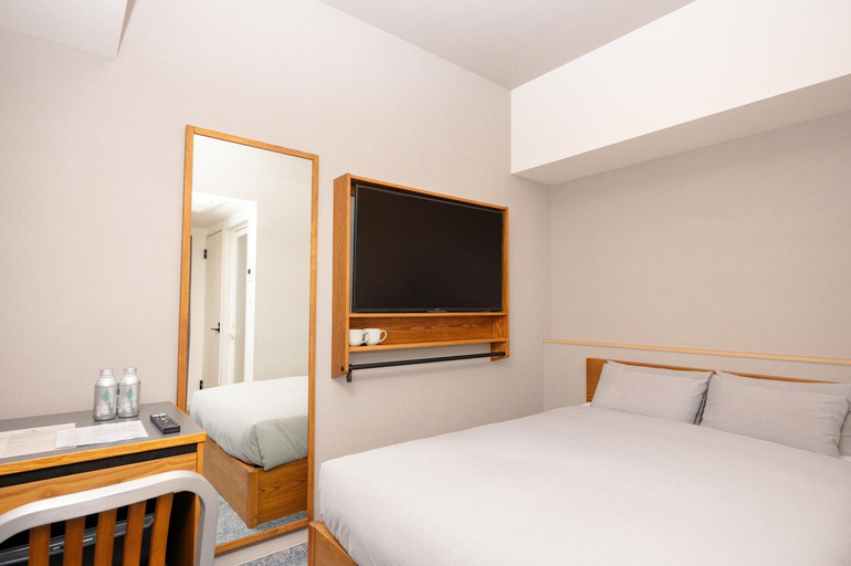 Bedroom 12