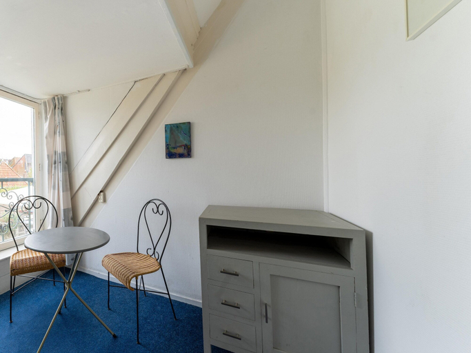 Room 4, Waterside Stay With Private Jetty, Wymbritseradiel