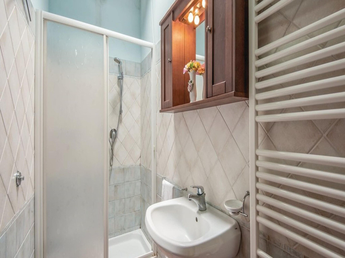 Bathroom 3, Tuscan Escape for Families, Siena