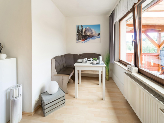 Dining 4, Bungalow in Harz Mountains With Roof Terrace, Harz