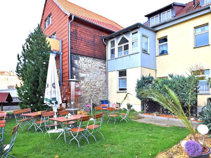 Others 2, Spacious Apartment in Ballenstedt Harz near Lake, Harz