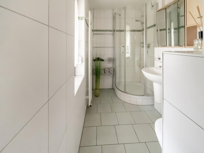 Bathroom 2, Bungalow in Harz Mountains With Roof Terrace, Harz
