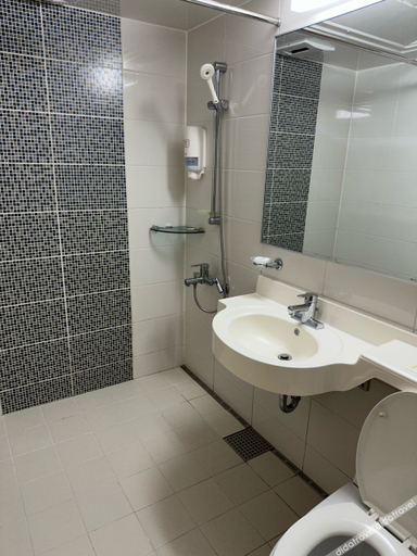 Bathroom 4, Beache Palace, Boryeong