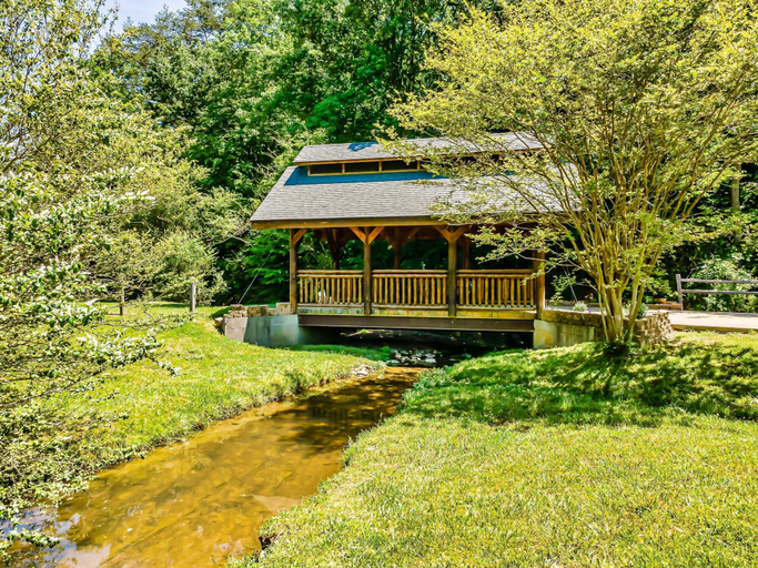 Exterior & Views 2, Mayberry - Three Bedroom Cabin, Sevier