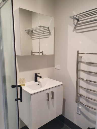 Bathroom 3, Work Stay 123 Central City, Dunedin