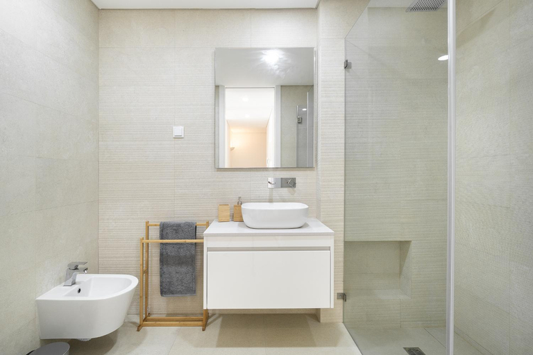 Bathroom 4, Modern Villa with pool and garage by Soulplaces, Almada