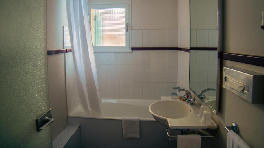 Bathroom, Hotel Arbois Bettex, Haute-Savoie