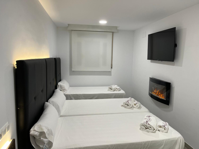 Bedroom 1, H Pelayo Noja Auto Check-In Rooms, Cantabria