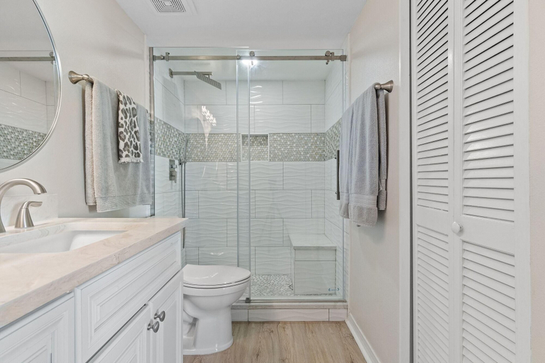 Bathroom 3, Lei Lani 607t, Escambia