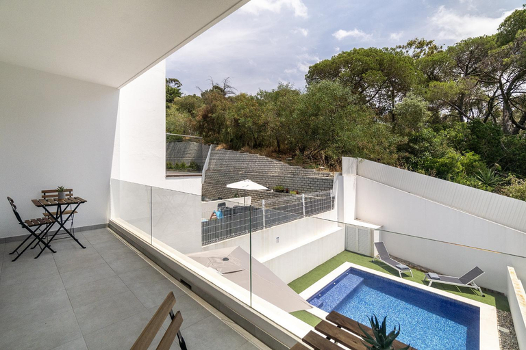 Sport & Beauty 2, Modern Villa with pool and garage by Soulplaces, Almada
