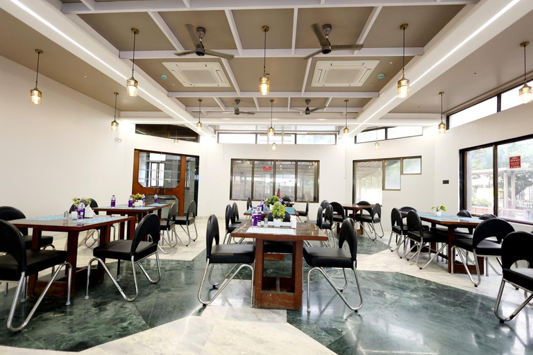 Food & Drinks 4, Hotel Statusinn, Ichalkaranji, Kolhapur