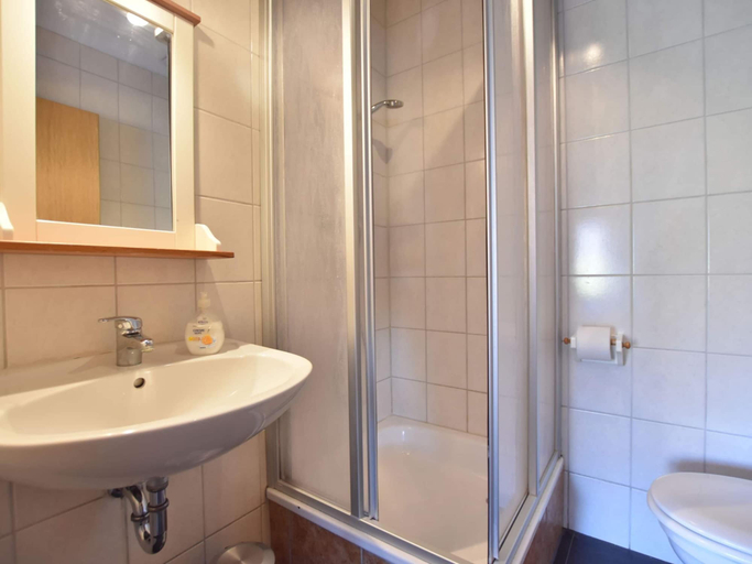 Bathroom 4, Ferienwohnung Gerda in Ostseenahe, Rostock