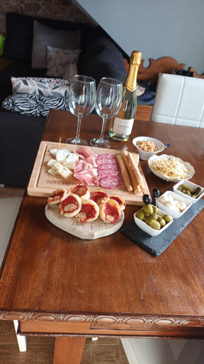 Food & Drinks