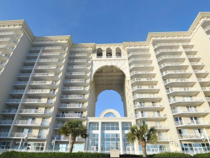 Exterior & Views 2, Majestic Sun 605b, Walton