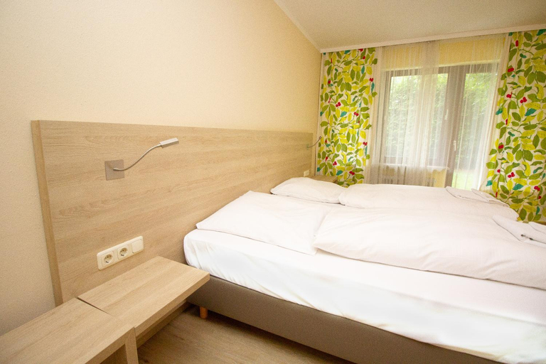Bedroom 3, Ahorn Hotel, München