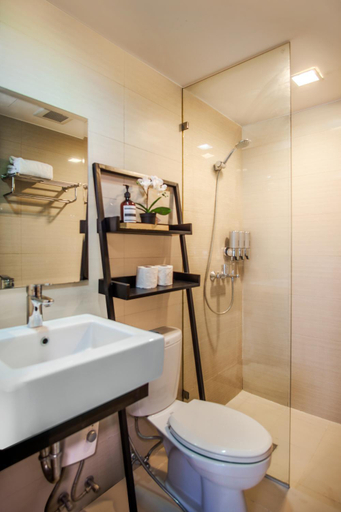 Others 5, 1Up Retreat at BGC, Cinema Style near Mall, Taguig