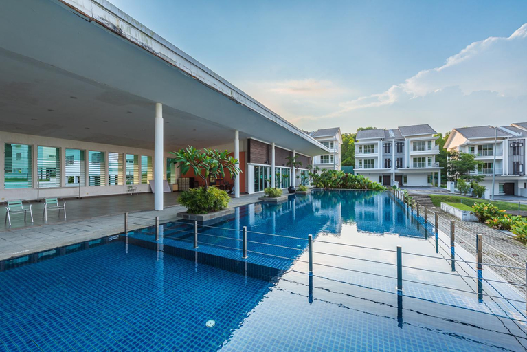5Bedroom Villa @ Seremban 20pax Netflix Projector Pool, Seremban