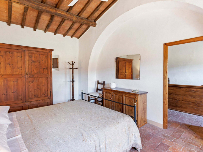 Bedroom 3, Elegant 2-bedroom Holiday Home in Tuscan, Arezzo