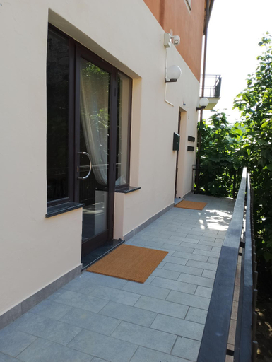 Exterior & Views 22