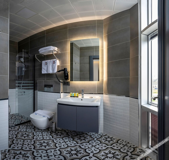 Bathroom 5, World Class Airport Hotel, Arnavutkoy