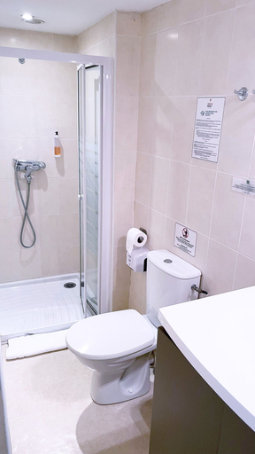 Bathroom 3, Hotel Abelha Le France, Corrèze