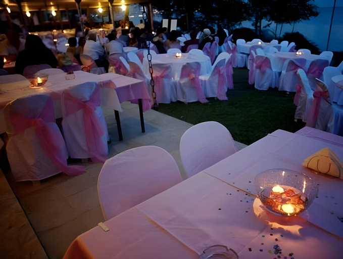 Others 5, Otel Diyojen, Merkez