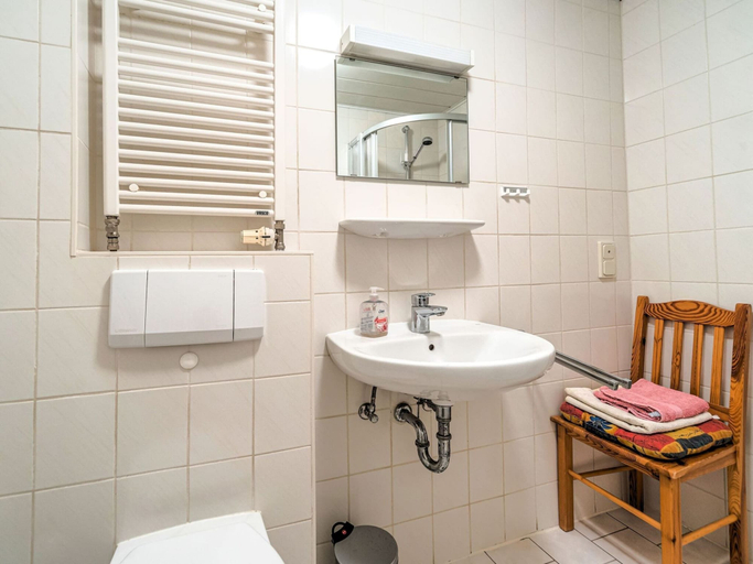 Bathroom 3, Lovely Holiday Home in Bad Tabarz With Garden, Gotha