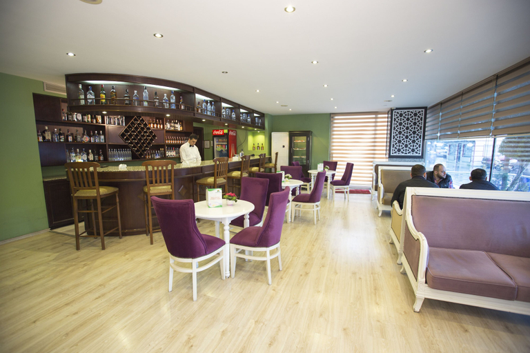 Food & Drinks 5, Mersin Oteli, Merkez