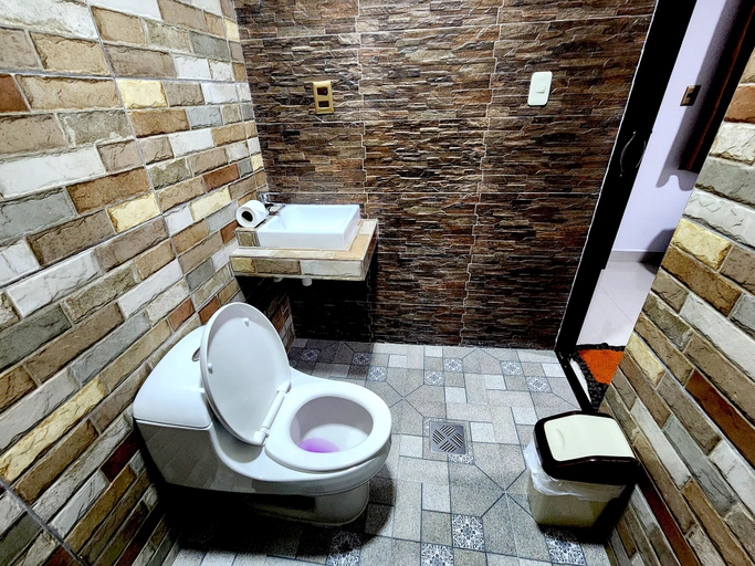Bathroom 3, Hotel Sal Andina, Antonio Quijarro