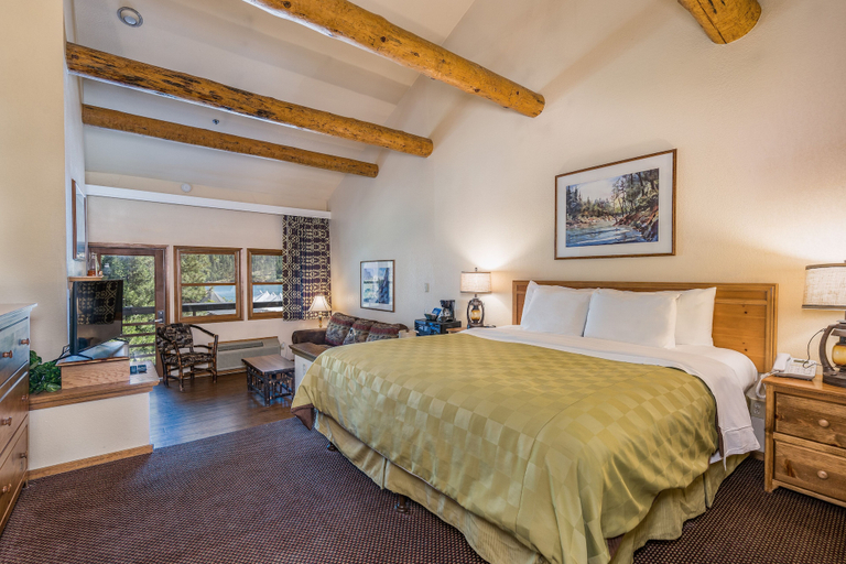 Bedroom 4, The Pines Resort, Madera