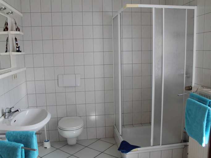 Bathroom 3, Eifel Escape: Cozy & Scenic, Vulkaneifel