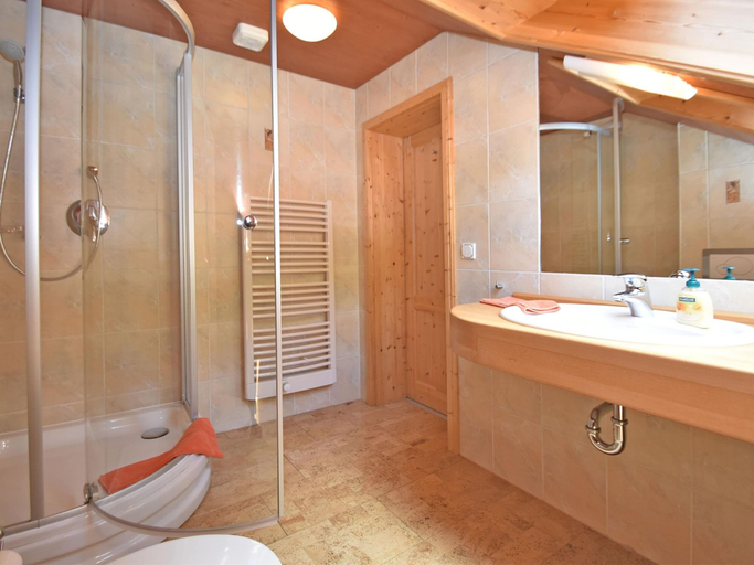 Bathroom, Quaint Farmhouse in Langenbach near Lake, Hildburghausen
