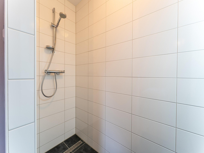 Bathroom 2, Spacious Holiday Home With Sauna, Tholen
