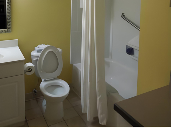 Bathroom 4, The Atrium Resort, Virginia Beach