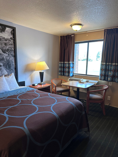 Bedroom 3, Super 8 by Wyndham Vancouver East, Clark