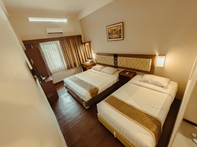 Bedroom 13